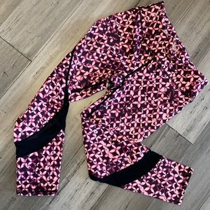 NWOT Gaiam Capri Legging with Mesh Inserts. Sz. XS